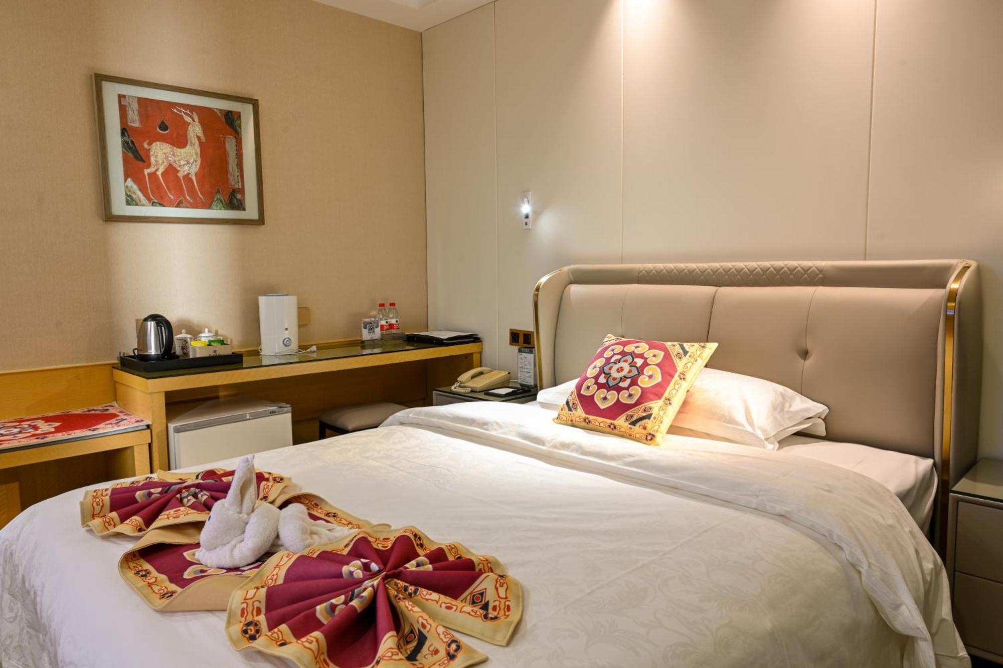 Dunhuang Hotel Luaran gambar