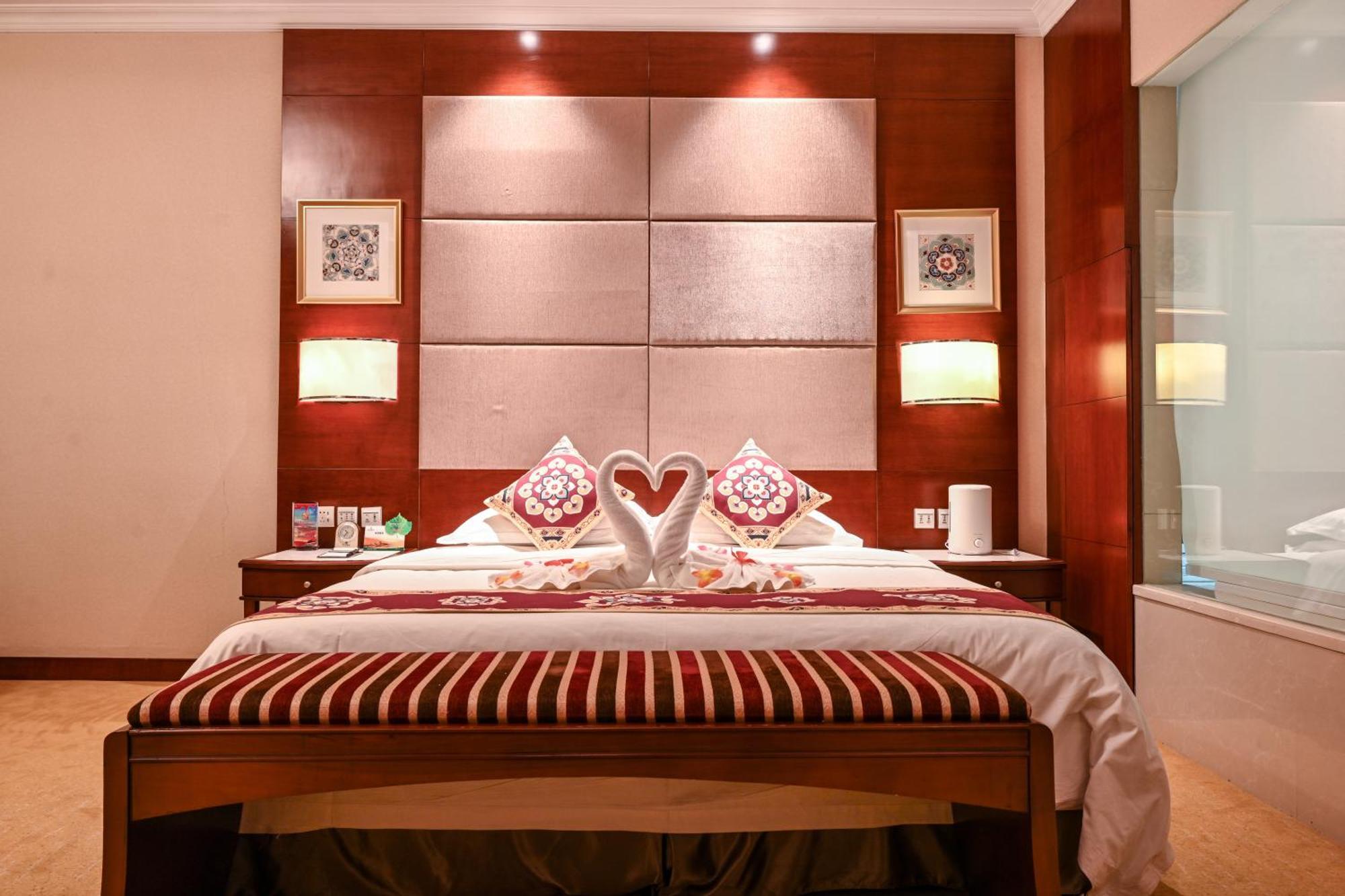 Dunhuang Hotel Luaran gambar
