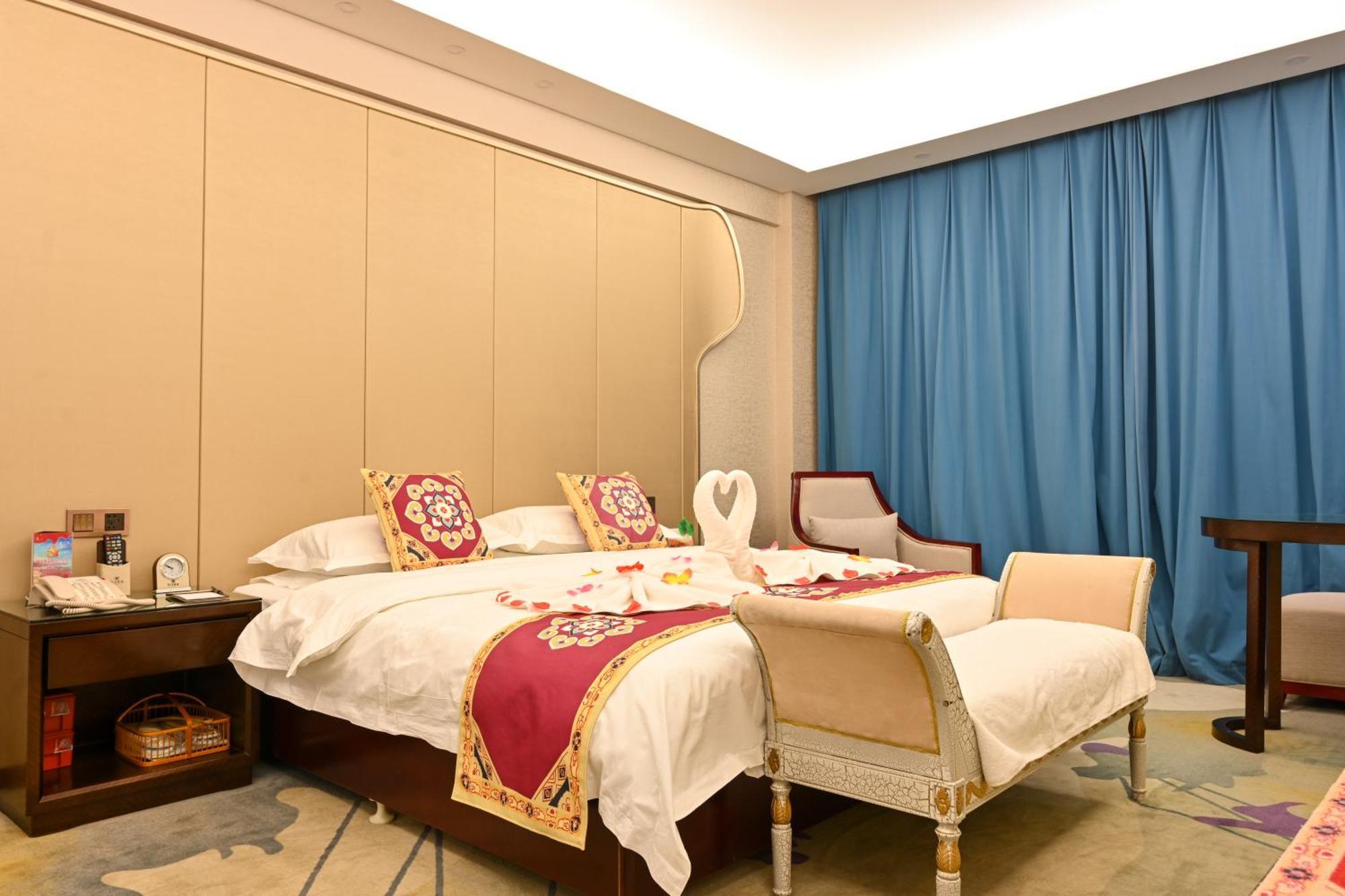 Dunhuang Hotel Luaran gambar
